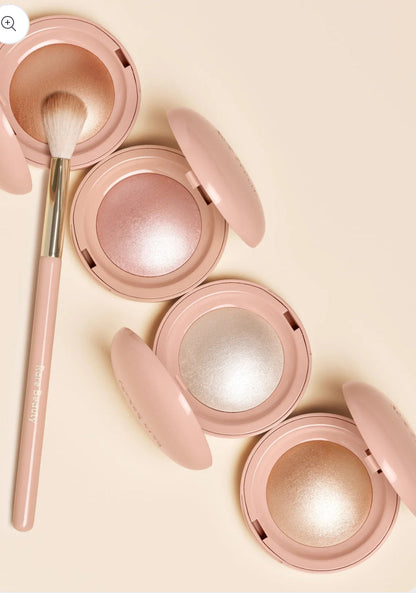 Rare Beauty Positive Light Silky Touch Highlighter